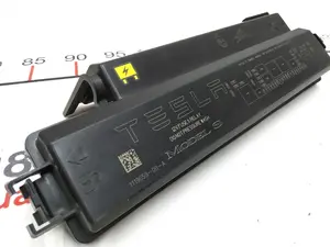 12 Kryt pojistkové skříňky Tesla model S REST 1119059-00-A