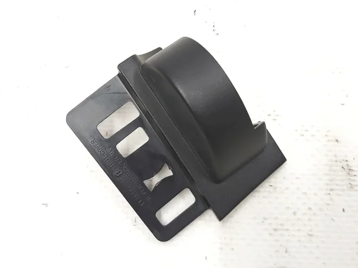 4 Заглушка накладки дверного отвору заднього лівого стійка B Tesla model X 1144090-00-A