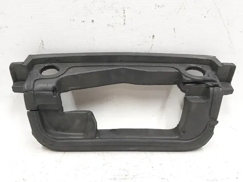 2 Ущільнювач панелі замка підкапотного боксу Tesla model 3 1127345-00-A