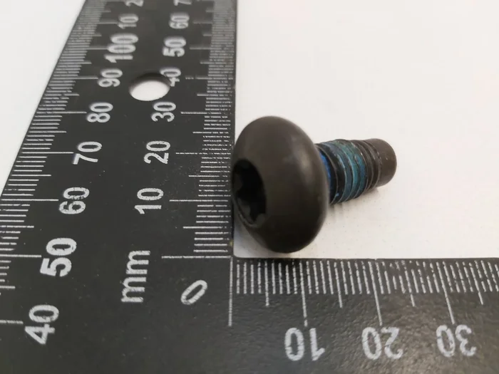 Sitzlehnen- und Sicherheitsgurtschraube 2. Reihe PN, M10-1,5x19,[109], ZN[B], MAT, ADH Tesla alle Modelle 1128435-00-C