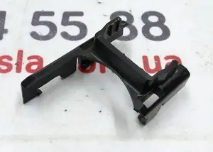 Накладка декоративна задня санки лівої/правої сидінь 2-го ряду 60/40 (з пошкодженням) Tesla model X 1132843-00-A