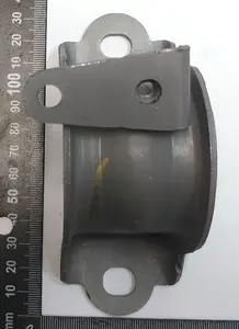 Кронштейн крепеленія стабілізатора переднього лівий 29мм Tesla Model 3, Model Y 1044383-00-B