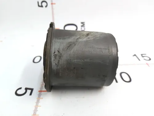 Сайлентблок підрамника заднього вертикальний передній h73(66)mm d73(60)mm болтM14 Tesla Model 3 1103557-00 1044451-00