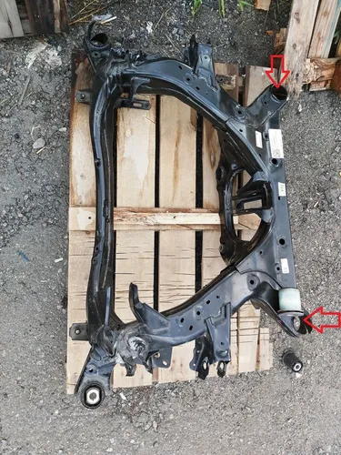 Сайлентблок підрамника заднього вертикальний задній h77(75)mm d73(60)mm болтM14 Tesla Model 3 1103557-00 1044451-00