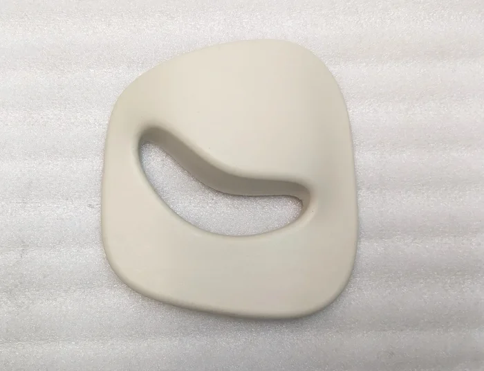 B 柱装饰件的安全带装饰件，右侧 BEZEL FOG Tesla model S、model S REST 1021613-01