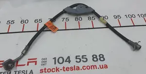 Шланг гальмівний передній адаптерний лівий Tesla model X 1448176-00-B
