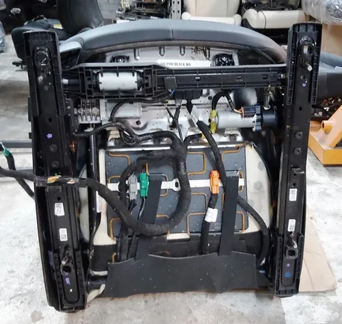 2 Сидіння пасажирське у зборі (з підігрівом) PREM PUR BLK Tesla model 3 7654324-01-C