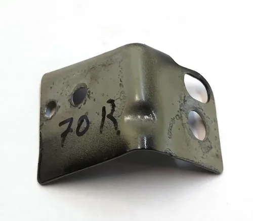 Кронштейн кріплення крила переднього правого верхній Tesla model Y 1487430-S0-C