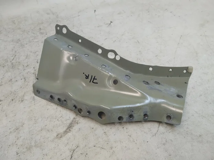 Dolní sklenice pravého modelu Tesla Y 1487568-S0-D