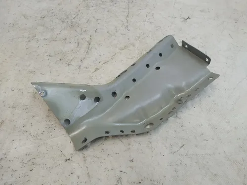 Dolní sklenice pravého modelu Tesla Y 1487568-S0-D