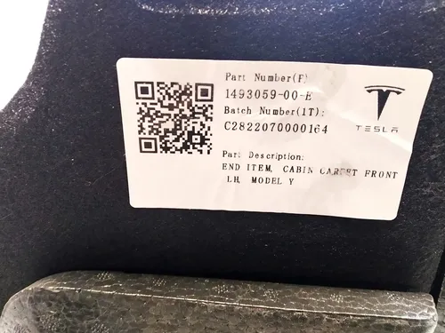 Килимове покриття салону переднє ліве в зборі Tesla Model Y 1493059-00-I