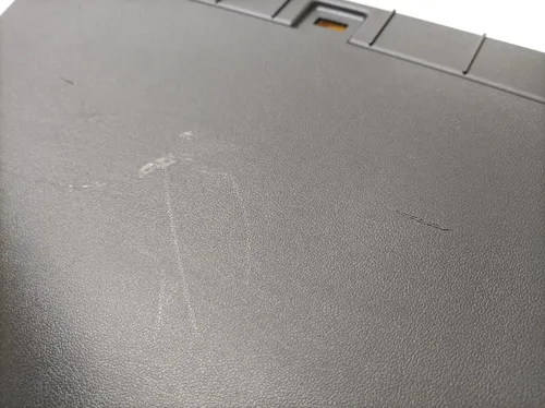 支柱安全带套左侧有损坏 Tesla 型号 Y 1494608-79-A