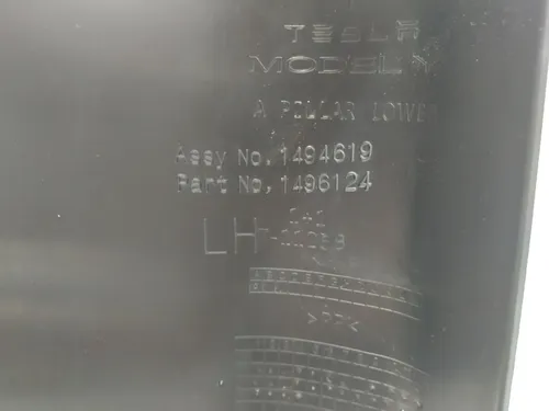 Främre vänstra tröskelkant Tesla modell Y 1494619-00-D