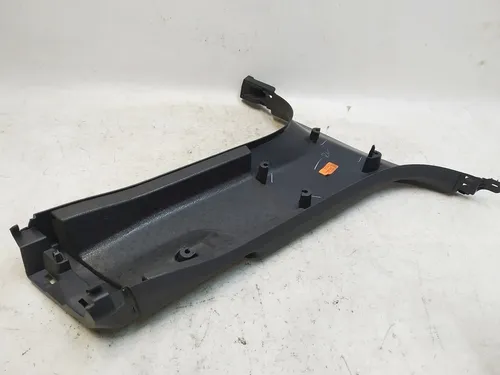 立柱饰板 B 左下 Tesla 型号 Y 1494623-00-E