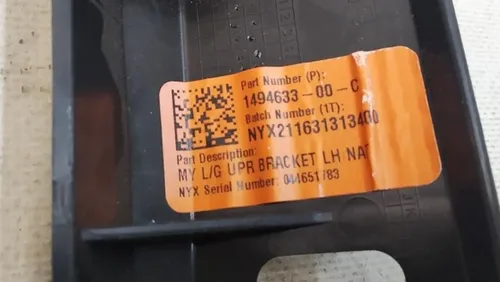 Кріплення облицювання багажника ліве Tesla Model Y 1628707-00-A