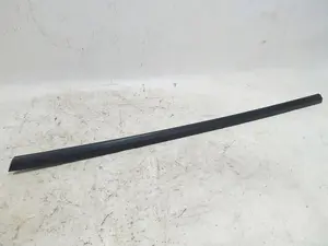 Türaußenleiste hinten rechts SCHWARZ Tesla Model Y 1495723-00-C, 1495721-00-E