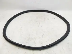 Ущільнювач боксу підкапотного гумовий Tesla model Y 1497672-00-A