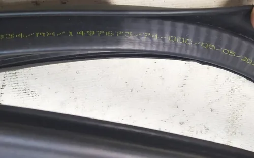 Uszczelka drzwi przednich lewych Tesla Model Y 1497673-98-E