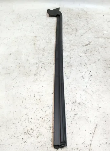 Vnitřní těsnění skla dveří, přední levé Tesla Model Y 1516942-00-A