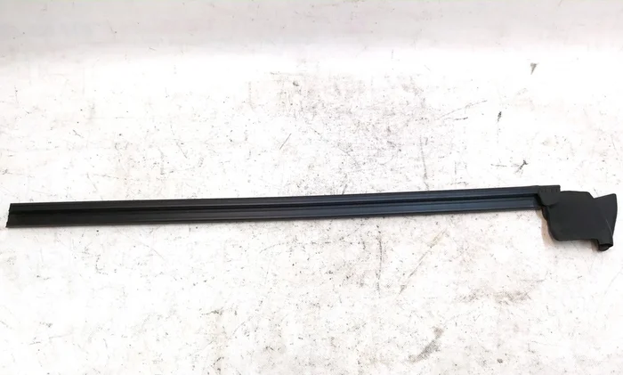 Guarnizione vetro porta interna anteriore destra Tesla modello Y 1516943-00-A