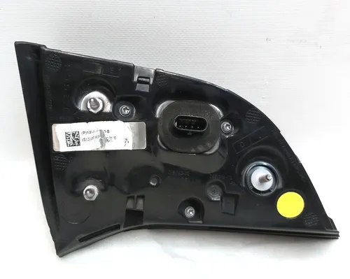 右侧的光全局4针特斯拉模型3，型号Y 1502089-00-00-B