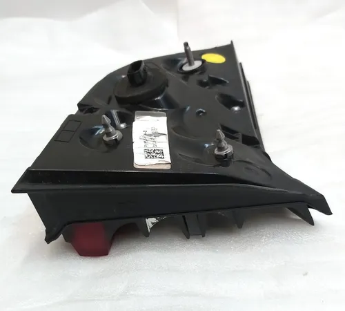 右侧的光全局4针特斯拉模型3，型号Y 1502089-00-00-B