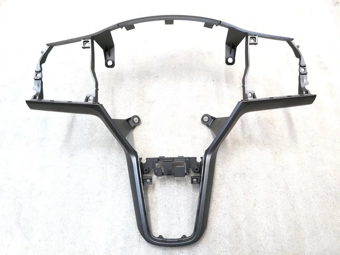 Корпус декоративний подушки безпеки водія на кермі Tesla model Y 1508162-00-B