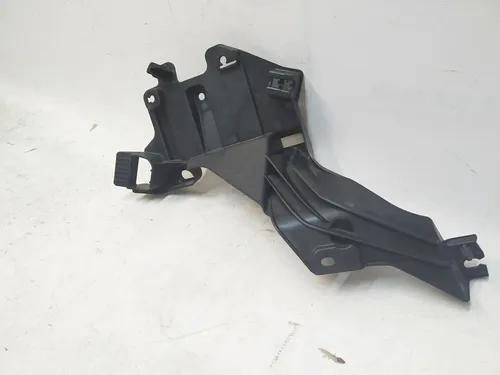 左 C 柱装饰支架（损坏）Tesla model Y 1516195-00-B