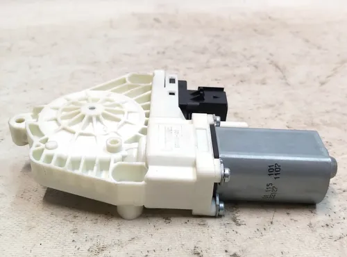 Електродвигун склопідйомника переднього Tesla model Y 1526796-00-E