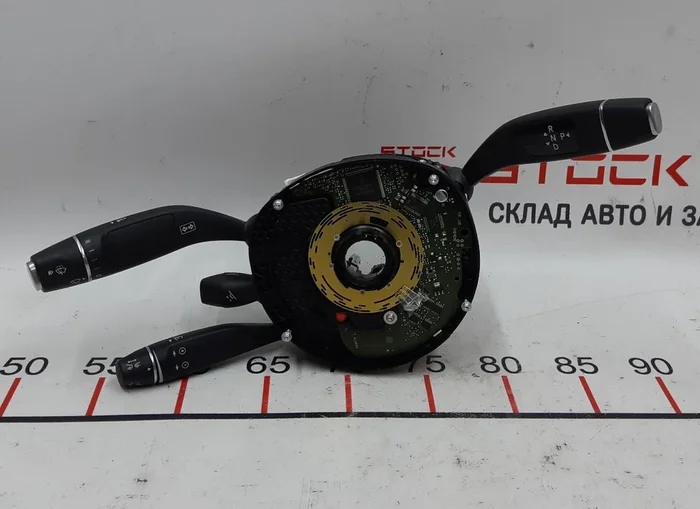 Блок перемикачів модуля управління рульовою колонкою Tesla Model S, Model S REST, Model X 111878