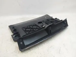 Люверс центральний у зборі Tesla Model 3 1559787-00-A