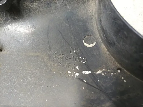 Накладка дзеркала зовнішнього лівого нижня (перефарбована) з пошкодженням Tesla model S, model S REST 1041315-00-B