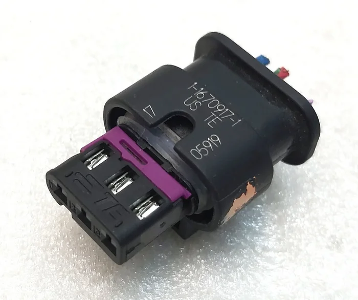 Роз'єм парктроніка 1127502-00 DELPHI 35126369-35126370 Tesla Model S REST, Model X, Model 3, Model Y 1718653-1F