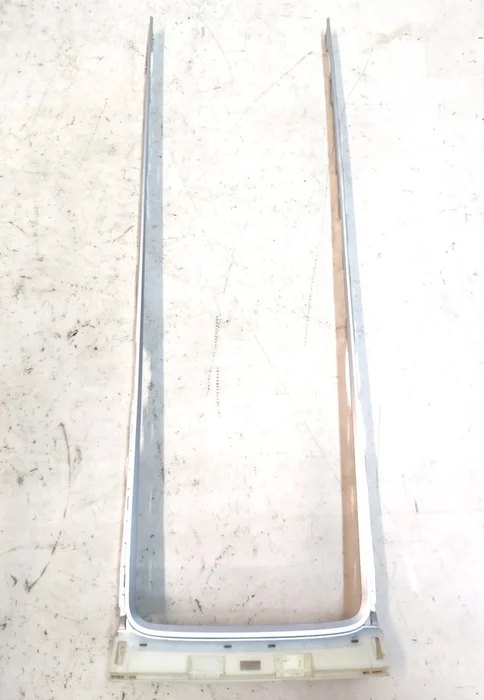 装饰性覆盖层上部镀铬中控台 Tesla model 3 1755548-00-A