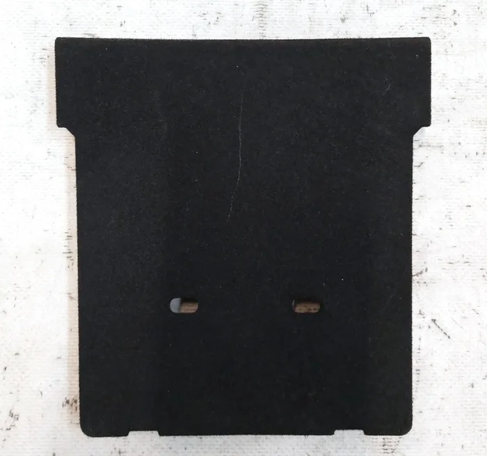 面向中控台内部 USB 连接器的面板特斯拉型号 Y 1755560-00-A