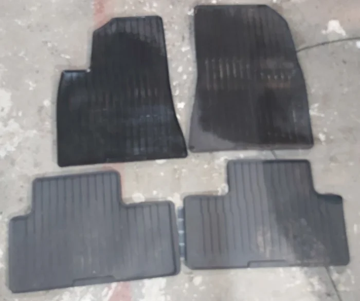 Tappetini interni set 3 unità Tesla modello 3 1516554-00-A