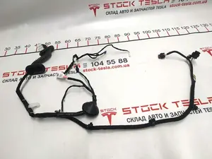 Elektrisk ledning af døren til den bageste højre Tesla Model 3 2067966-00-A