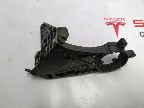 Udvendigt venstre spejlbeslag 2177.2003 Tesla Model X 1035180