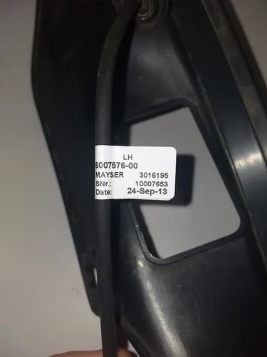 12 Датчик притискання накладки дверей кришки багажника Tesla model S, model S REST 6007576-00-B