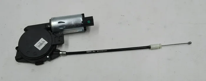 Електродвигун розблокування механізму переміщення (лазур) одинарного правого сидіння 2-го ряду Tesla model X 1098542-00-D