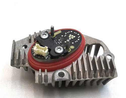 Модуль світлодіодний фари головної лівої Tesla model 3, model Y 1077371