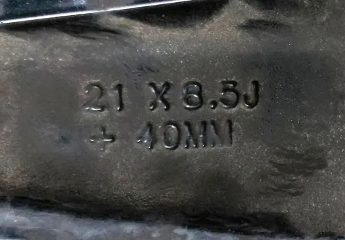 4 Hjulskiva SVART TURBIN 21x8,5 J med skada Tesla modell S, modell S REST 1054042-00-B