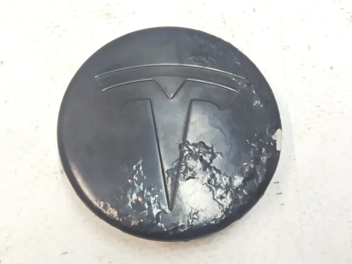 车轮中心盖哑光黑色（损坏） Tesla Model S、Model S REST、Model X、Model 3、Model Y 6005879-00-A