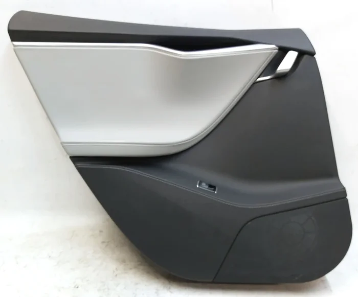 Sestava karty zadních levých dveří PUR/PVC ČERNÁ/ŠEDÁ Tesla model S, model S REST 6006133-10-L