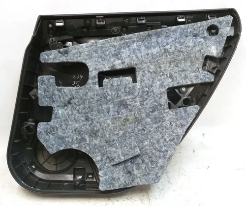 Bakre vänstra dörrkort LTHRA/LTHRA/PVCB SVART skadad Tesla modell S, modell S REST 6006133-14-L