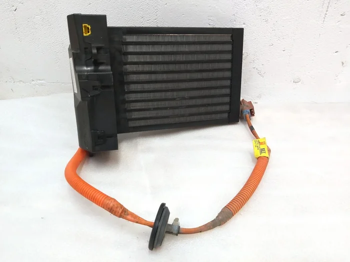 带有电缆组件Tesla Model S的机舱的元素加热炉，Model S REST 1041265-00-F