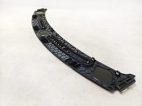 挡风玻璃导流板安装面板有腐蚀痕迹 Tesla model S、model S REST 6007510-00-G