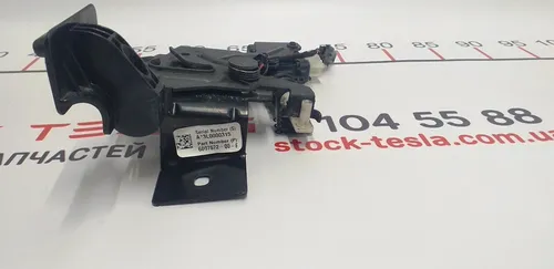Замок капота на дві петлі (передній) Tesla model S 6007572-00-E
