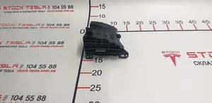 Vzduchové potrubí středového panelu, spolujezdec vlevo Tesla model S, model S REST, model X 1096879-00-B