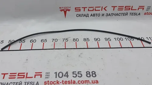 Трубка пластикова троса привода люка Tesla model S, model S REST 6008694